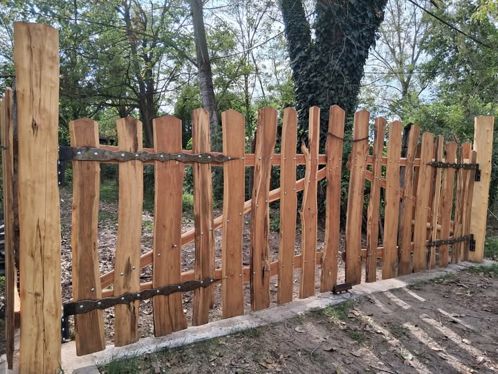 Kerítés és kapu